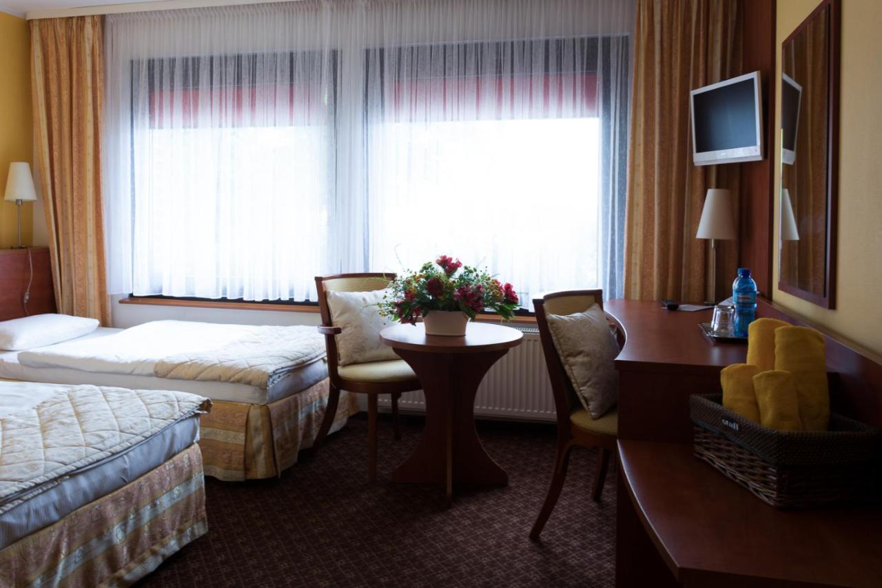 Hotel Astra Tajemniczy Ogrod Πόζναν Εξωτερικό φωτογραφία