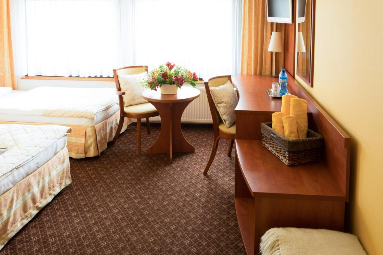 Hotel Astra Tajemniczy Ogrod Πόζναν Εξωτερικό φωτογραφία