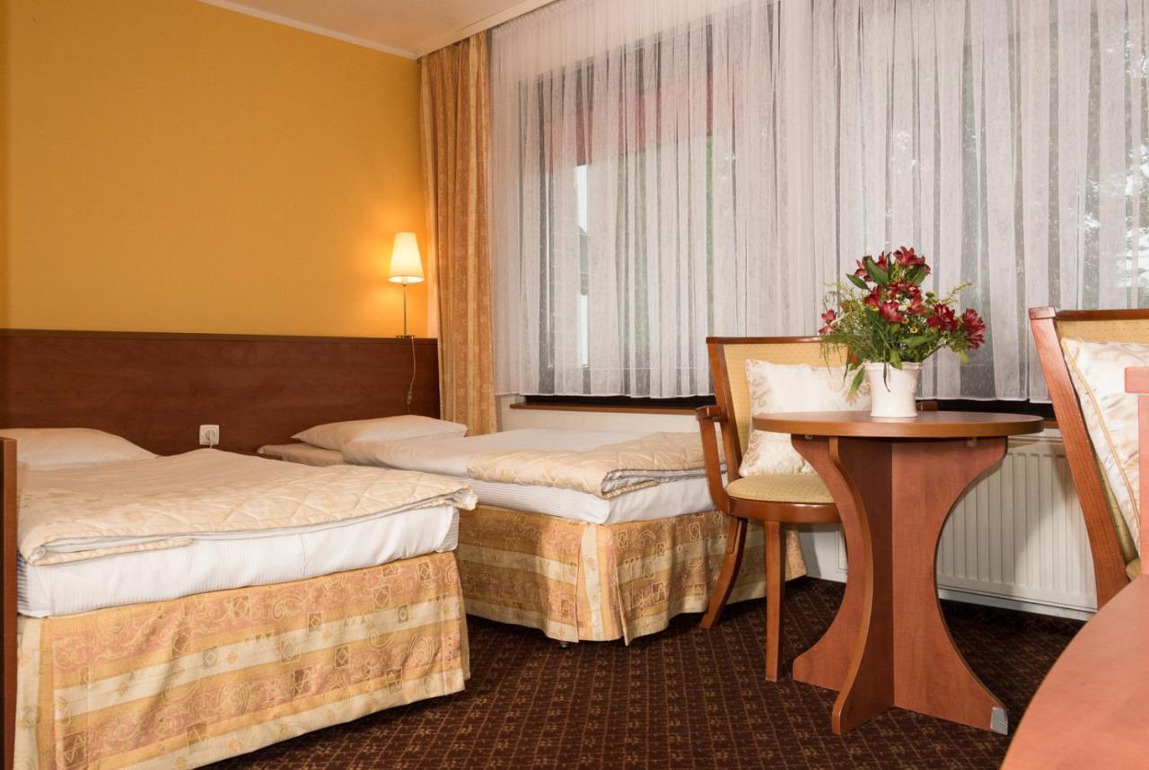 Hotel Astra Tajemniczy Ogrod Πόζναν Εξωτερικό φωτογραφία