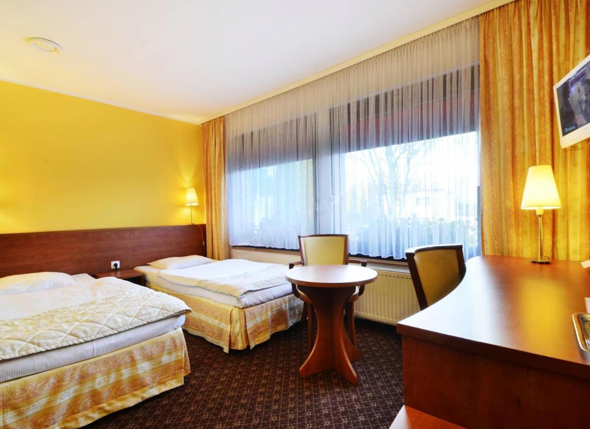 Hotel Astra Tajemniczy Ogrod Πόζναν Εξωτερικό φωτογραφία